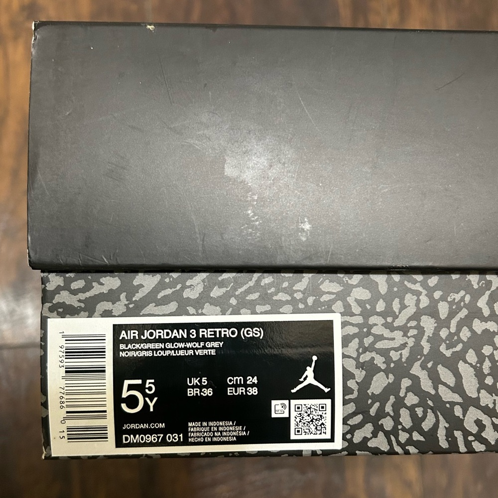 Jordan 3 Retro Shoes - Picture 9 of 9